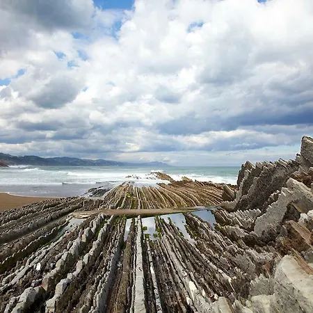 Urain - At Flysch-coast * Zumaia