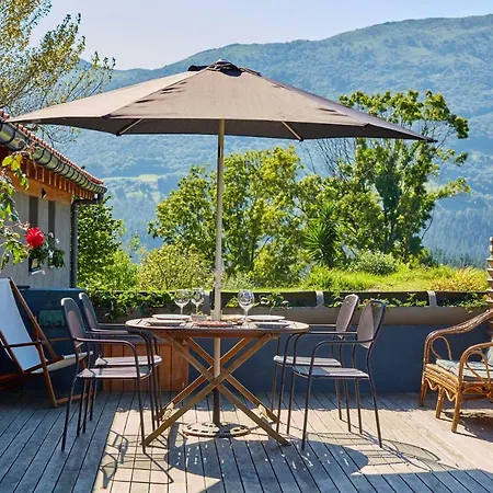 Urain - At Flysch-coast *