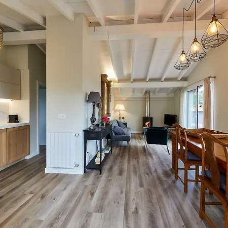 Urain - At Flysch-coast